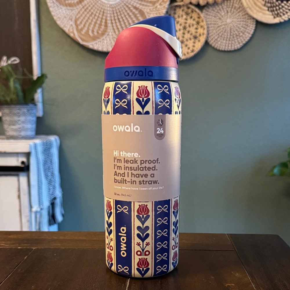 Owala Holiday Hygge 32oz FreeSip! New! Limited Edition!